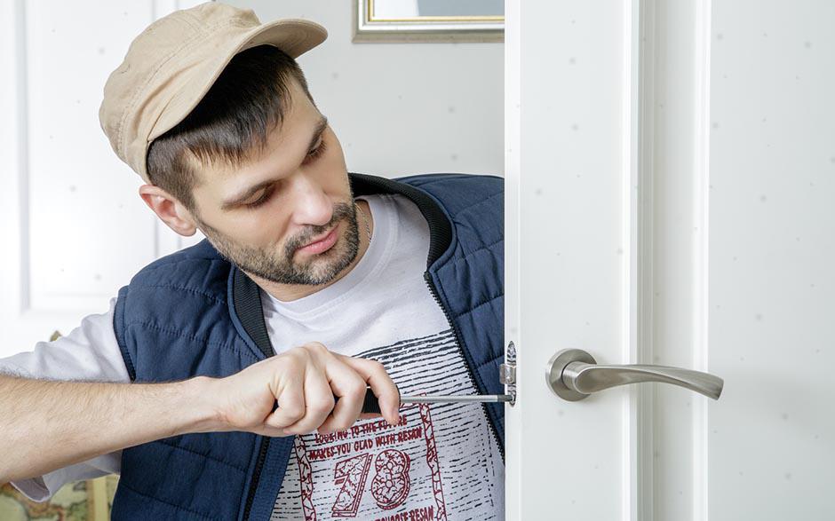 service serrurier prix changement serrure Versailles